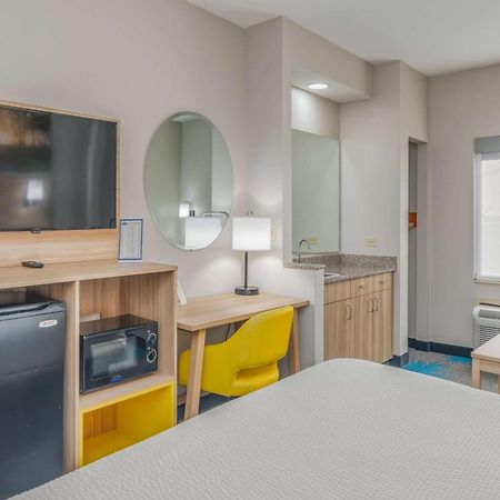 Days Inn & Suites By Wyndham Prattville-Montgomery Exteriör bild
