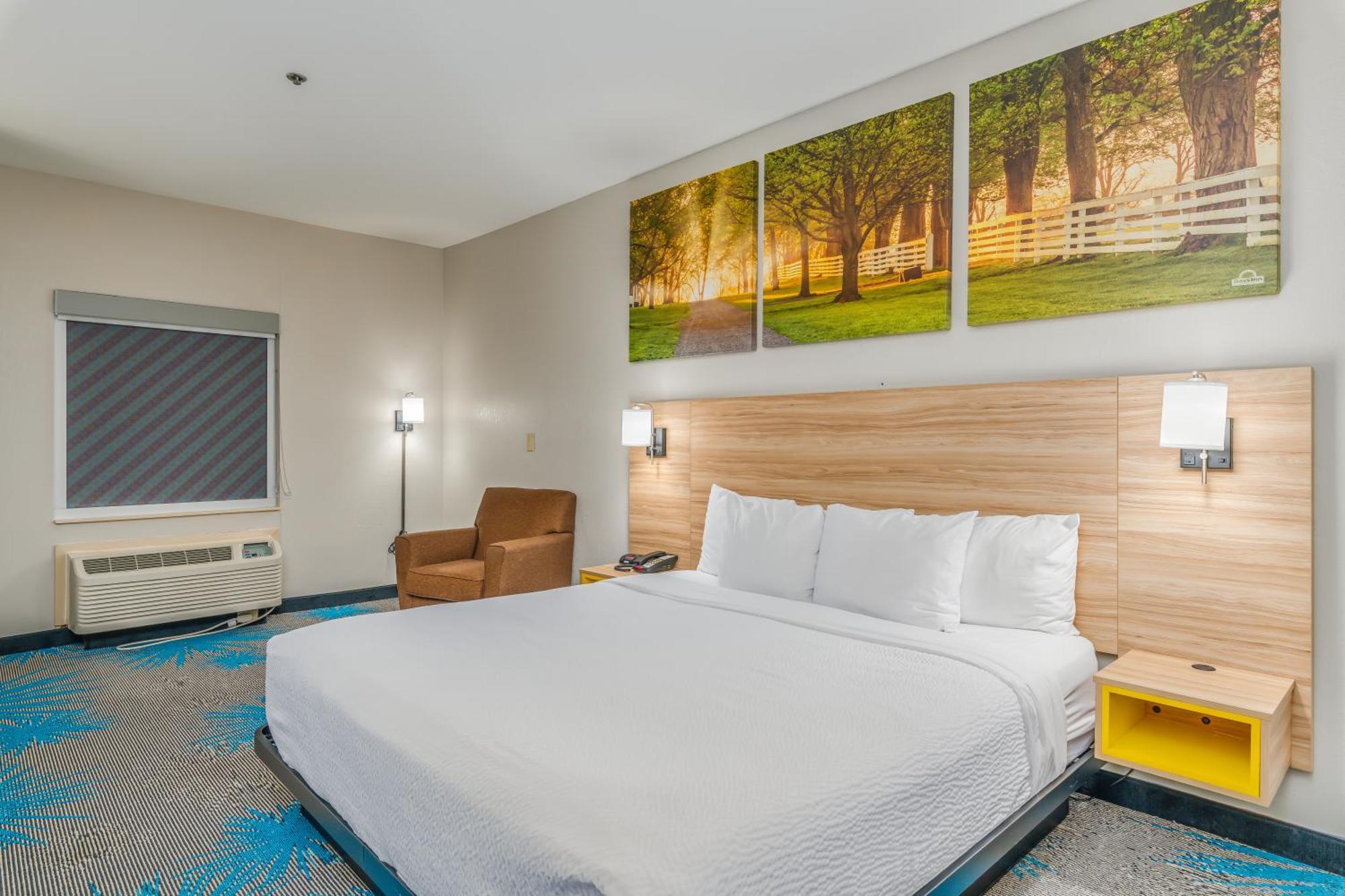 Days Inn & Suites By Wyndham Prattville-Montgomery Exteriör bild