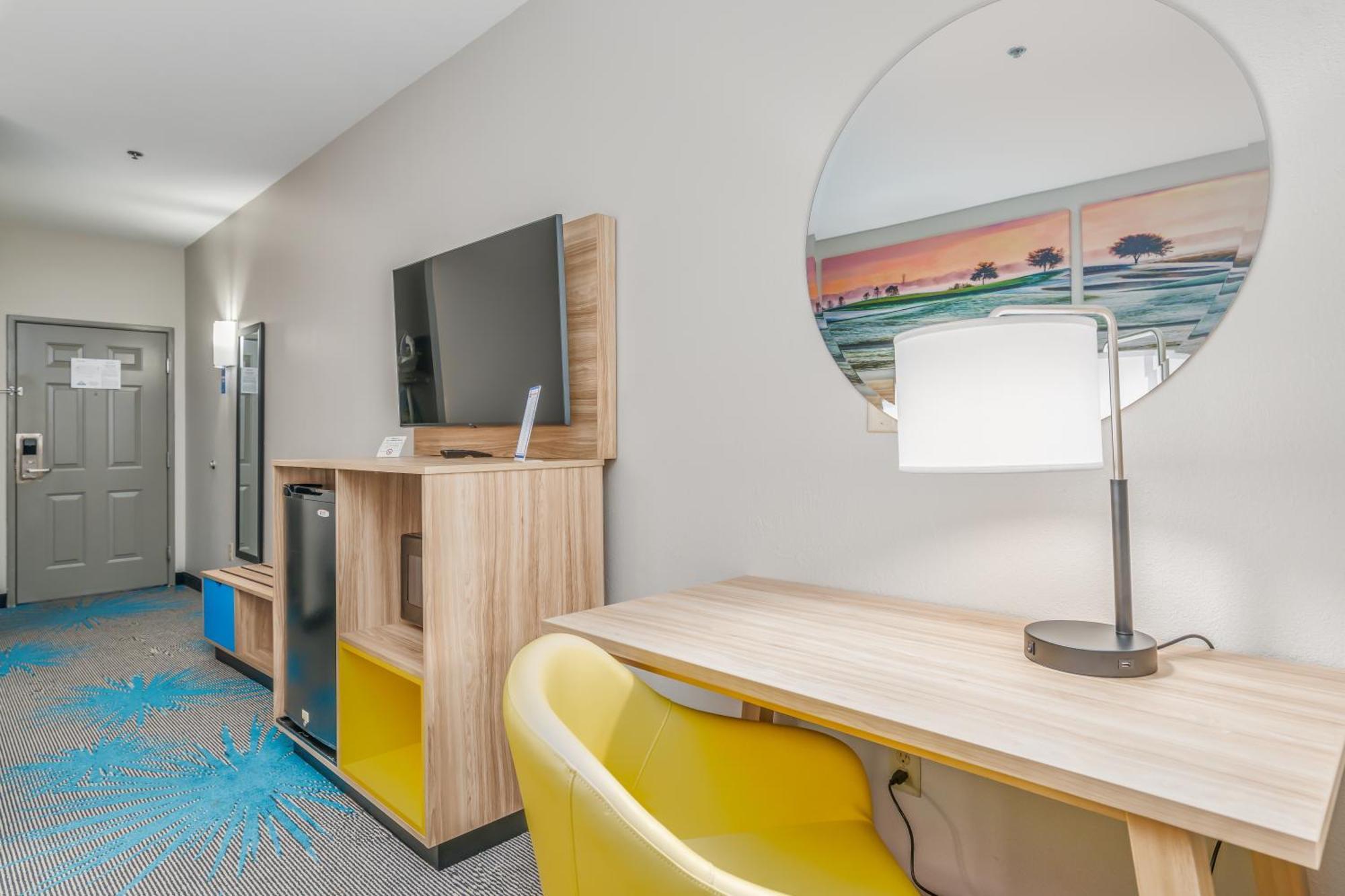 Days Inn & Suites By Wyndham Prattville-Montgomery Exteriör bild