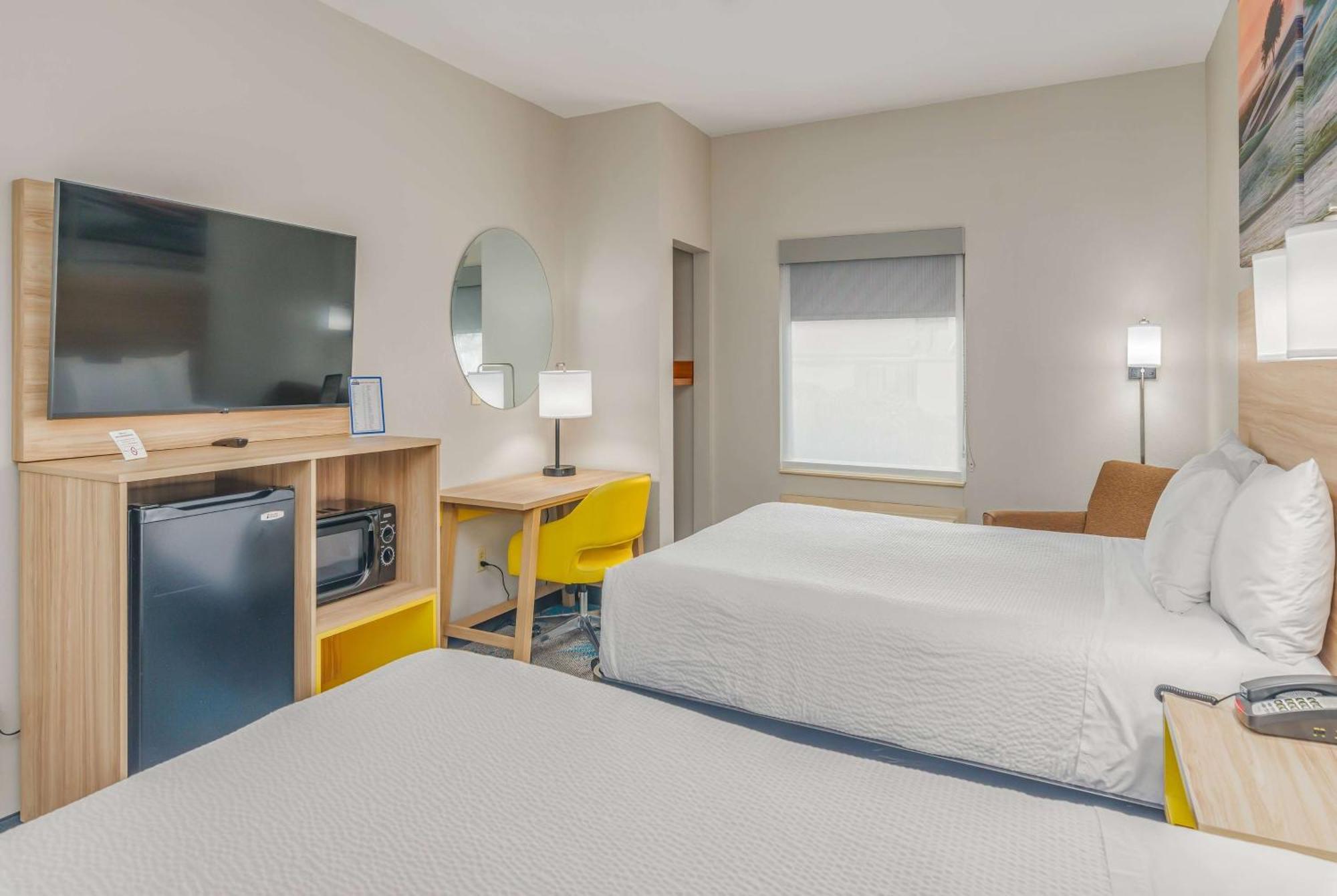 Days Inn & Suites By Wyndham Prattville-Montgomery Exteriör bild